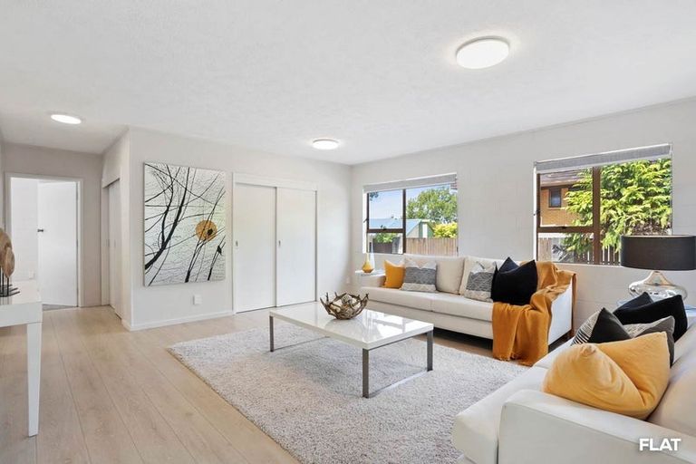 Photo of property in 26 Colwill Road, Massey, Auckland, 0614