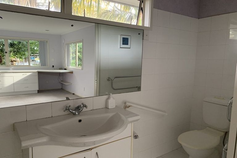 Photo of property in 8 Stokes Avenue, Te Atatu Peninsula, Auckland, 0610