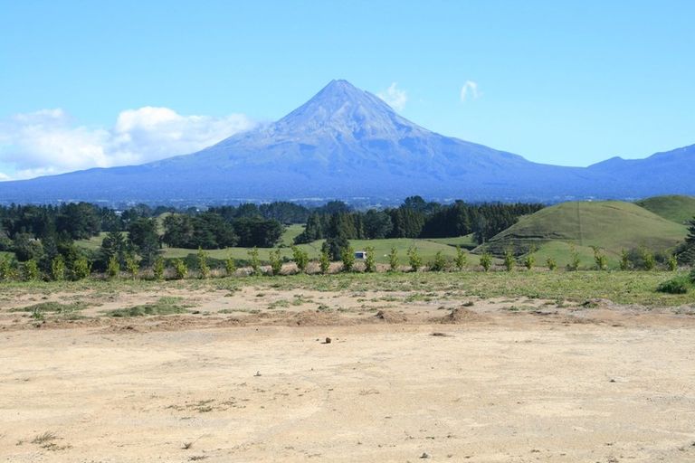 Photo of property in 196 Tarata Road, Inglewood, 4387