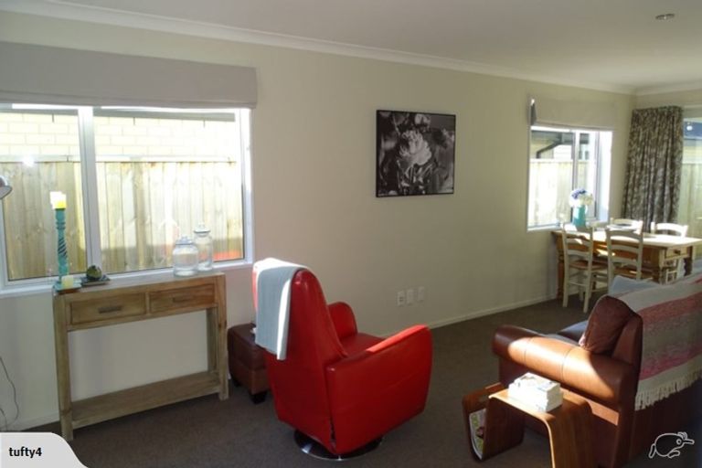 Photo of property in 28 Pounamu Place, Pegasus, 7612