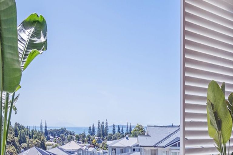 Photo of property in 186 Landmark Terrace, Orewa, 0931