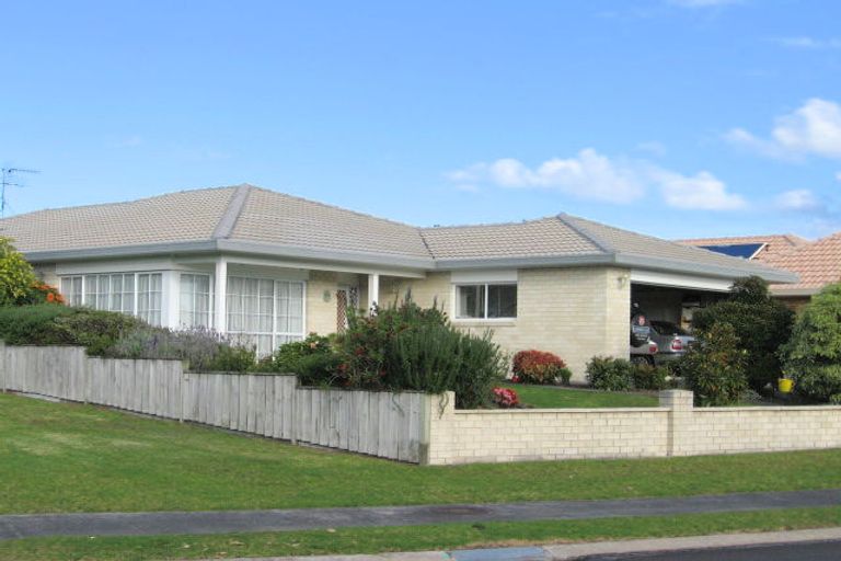 Photo of property in 6/23 Lakeside Drive, Orewa, 0931