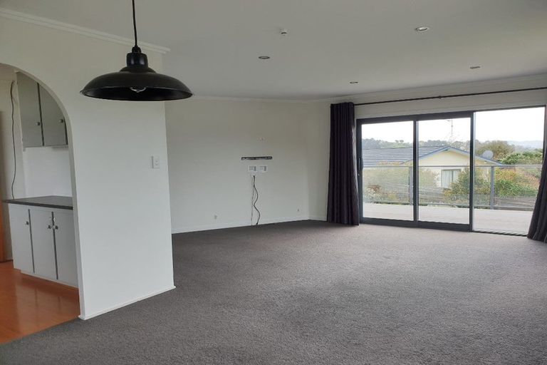 Photo of property in 20 Parkinson Close, Whitby, Porirua, 5024