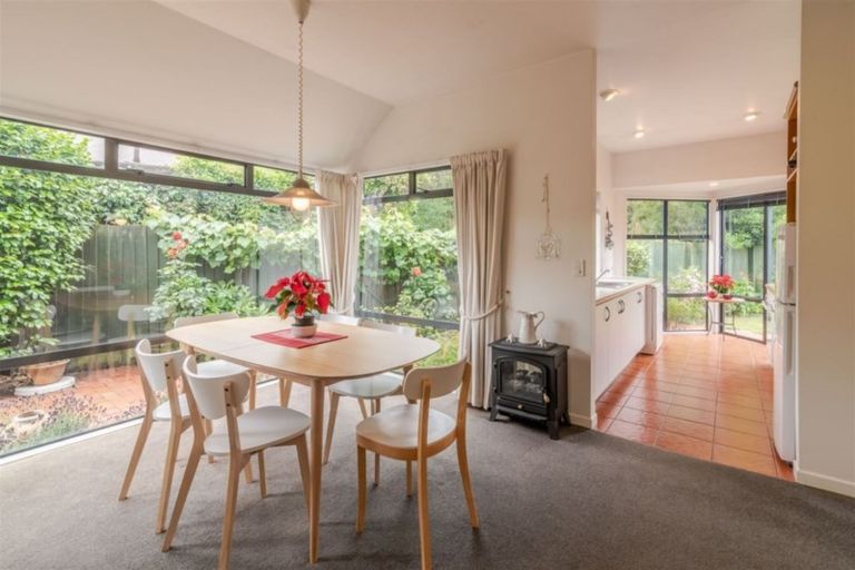 Photo of property in 290 Withells Road, Avonhead, Christchurch, 8042