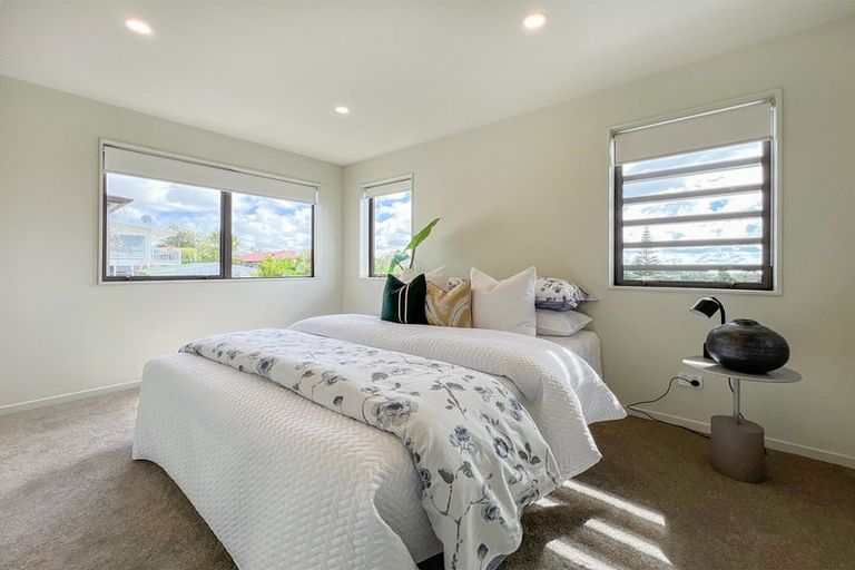 Photo of property in 46d Tiroroa Avenue, Te Atatu South, Auckland, 0610