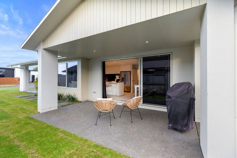 Photo of property in 63 Awatira Drive, Papamoa Beach, Papamoa, 3118
