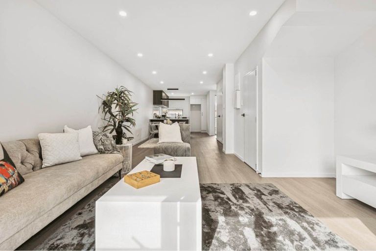 Photo of property in 1/14 Freyberg Place, Howick, Auckland, 2014