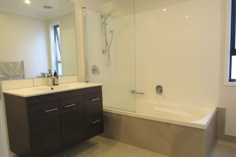 Photo of property in 2 Sidney Wallingford Way, Hobsonville, Auckland, 0616