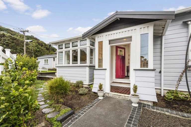 Photo of property in 10 Brighton Street, Island Bay, Wellington, 6023
