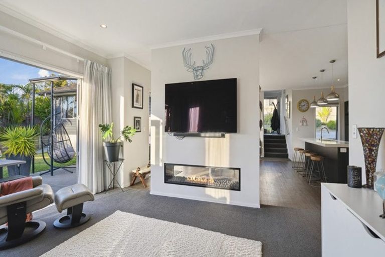 Photo of property in 1154a East Coast Road, Redvale, Auckland, 0794