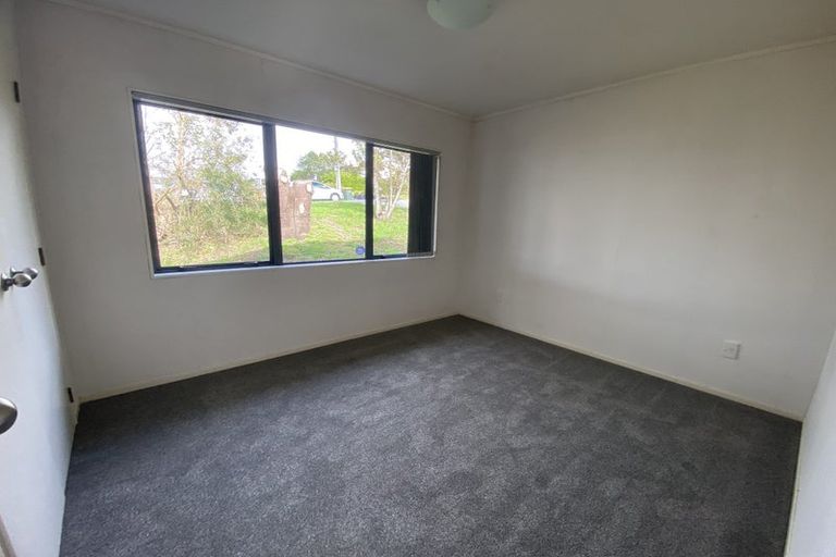 Photo of property in 9 Bridge Avenue, Te Atatu South, Auckland, 0610