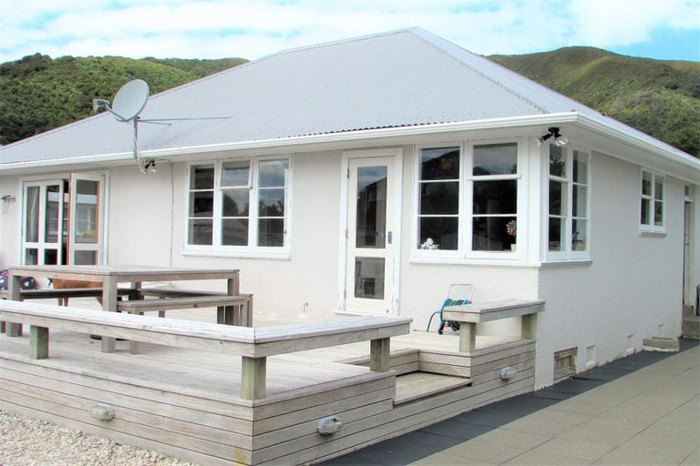 Photo of property in 183 Riverside Drive, Waterloo, Lower Hutt, 5011