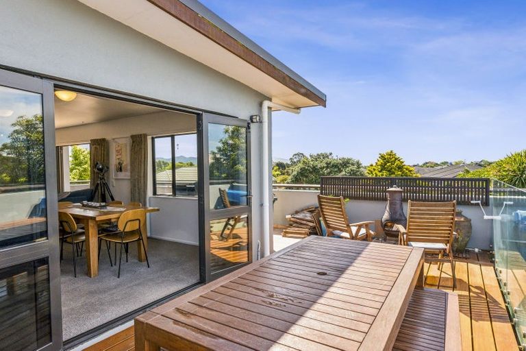 Photo of property in 8 Millennium Hill, Paraparaumu, 5032