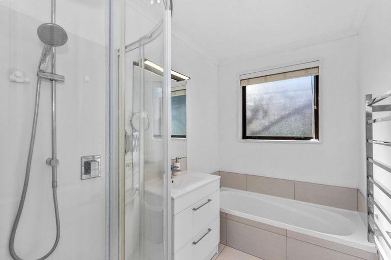 Photo of property in 27 Momorangi Crescent, Redwood, Christchurch, 8051