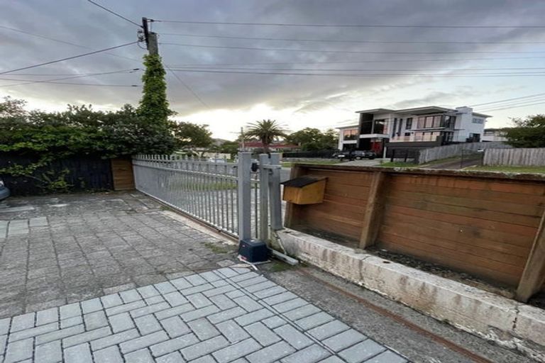 Photo of property in 9 Palmer Avenue, Glen Eden, Auckland, 0602