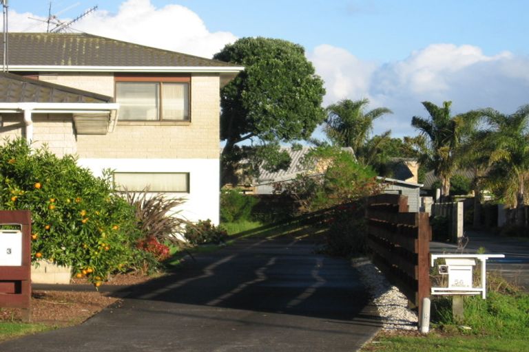 Photo of property in 2/54 Florence Avenue, Orewa, 0931