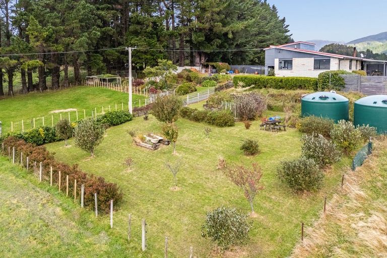 Photo of property in 1712 State Highway 2, Kaitoke, Upper Hutt, 5018