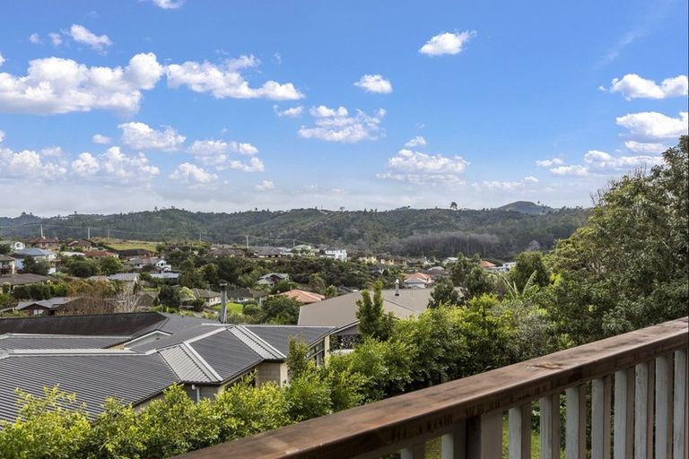 Photo of property in 7b Ngahere Views, Orewa, 0931