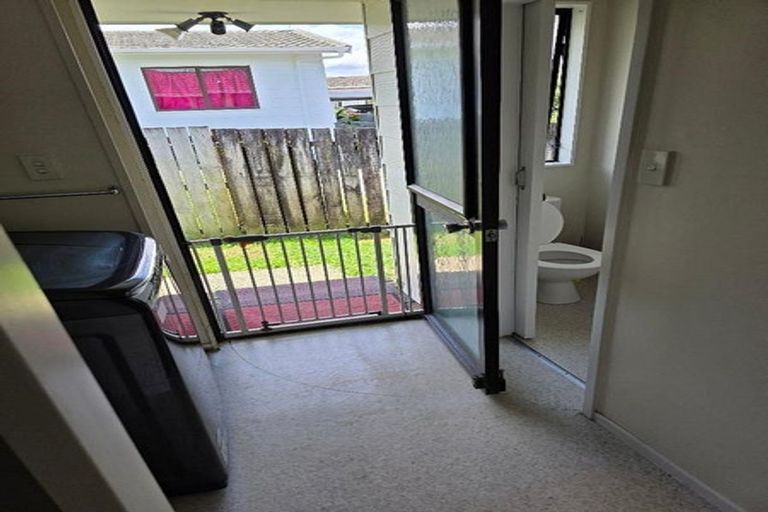 Photo of property in 2/162 Finlayson Avenue, Clendon Park, Auckland, 2103