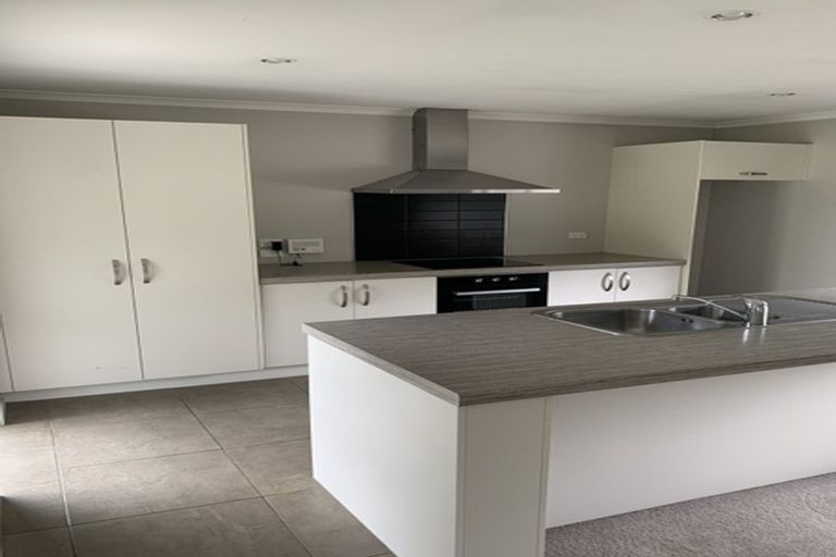 Photo of property in 28 Falcon Drive, Welcome Bay, Tauranga, 3112