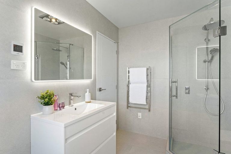 Photo of property in 38a Hyperion Drive, Randwick Park, Auckland, 2105