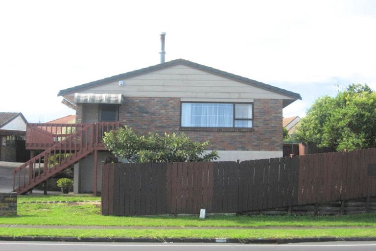 Photo of property in 2/66 Aviemore Drive, Highland Park, Auckland, 2010