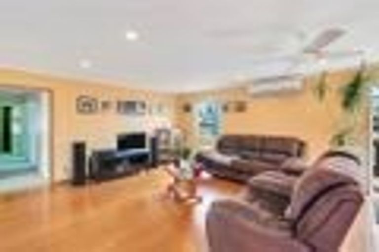 Photo of property in 35 Harrington Road, Henderson, Auckland, 0610