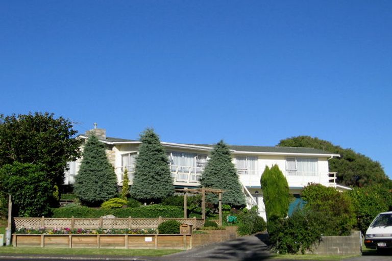 Photo of property in 6 Lindale Grove, Waikanae Beach, Waikanae, 5036