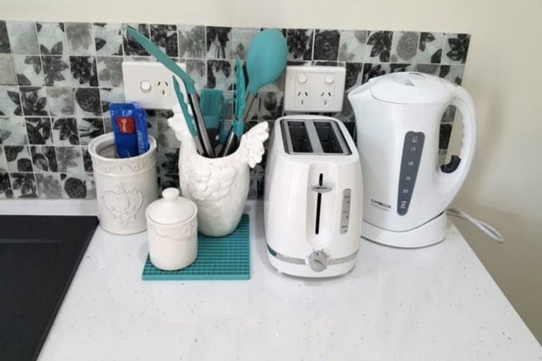 Photo of property in 14 Judd Place, Orewa, 0931