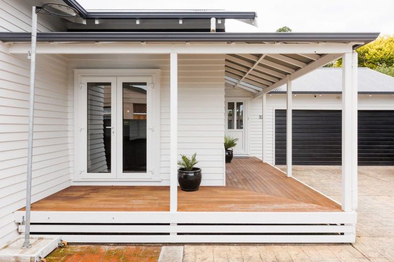 Photo of property in 32 Manson Street, Terrace End, Palmerston North, 4410