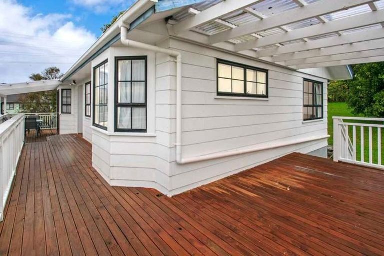Photo of property in 13 Santiago Crescent, Unsworth Heights, Auckland, 0632