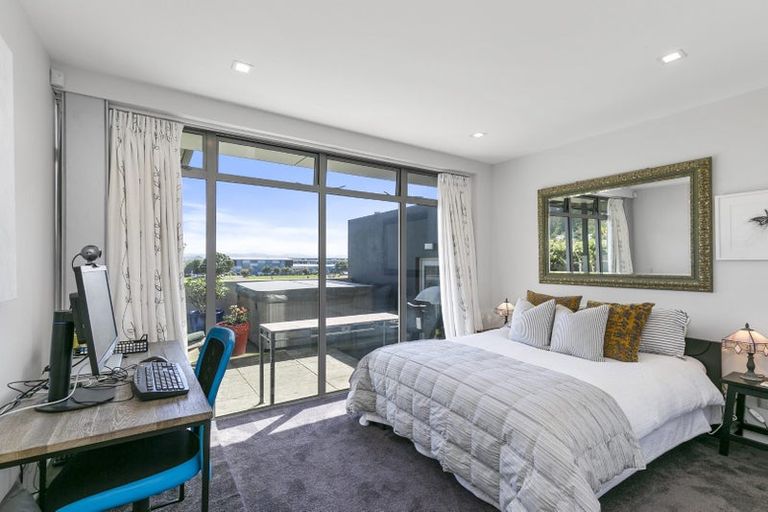 Photo of property in 63 Burnham Street, Seatoun, Wellington, 6022