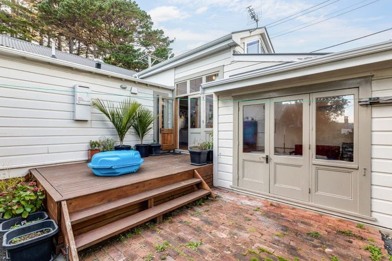 Photo of property in 152 Russell Terrace, Berhampore, Wellington, 6023