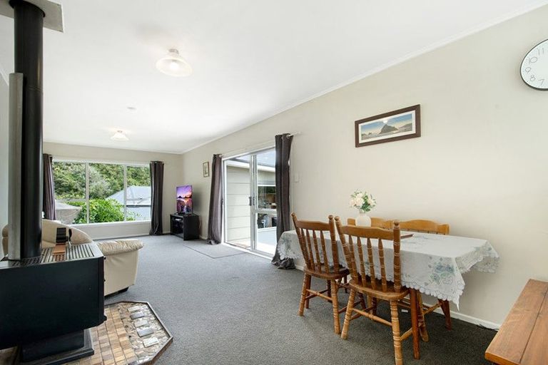 Photo of property in 12 Mildon Road, Waitakere, Auckland, 0782