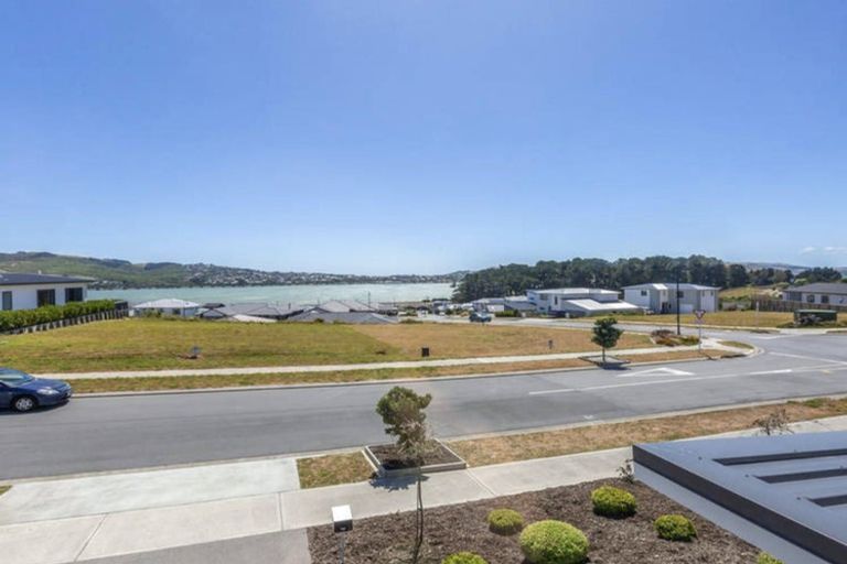 Photo of property in 27 Waitaria Terrace, Aotea, Porirua, 5024