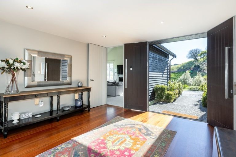 Photo of property in 15 Lakeview Terrace, Taradale, Napier, 4112