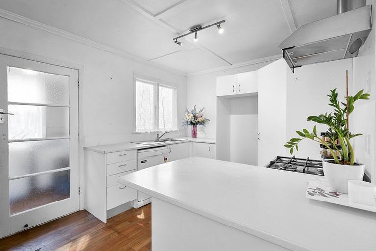 Photo of property in 275 Coronation Avenue, Welbourn, New Plymouth, 4310