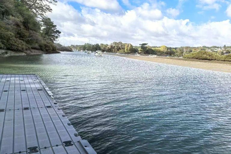 Photo of property in 90 Cedar Terrace, Stanmore Bay, Whangaparaoa, 0932