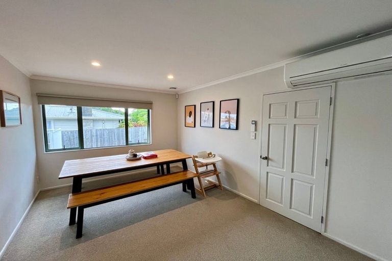 Photo of property in 12a Grainger Road, Te Atatu South, Auckland, 0610