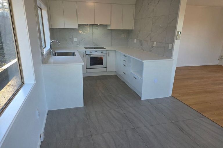 Photo of property in 66e Woodglen Road, Glen Eden, Auckland, 0602