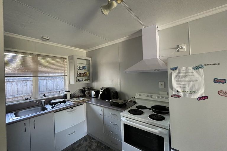 Photo of property in 2c Tawa Street, Inglewood, 4330