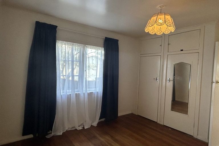 Photo of property in 178 Waimumu Road, Massey, Auckland, 0614