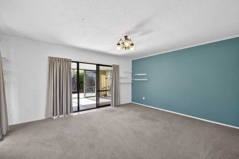 Photo of property in 2/70 Marlow Road, Aranui, Christchurch, 8061