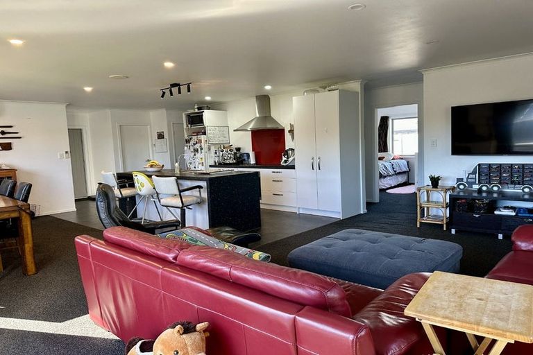 Photo of property in 24a Oak Crescent, Ashhurst, 4810