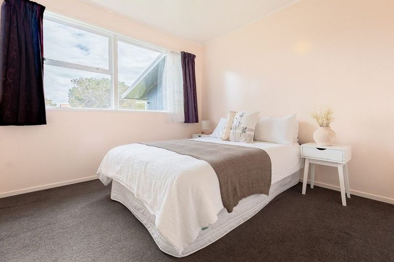 Photo of property in 13 Hicks Crescent, Waikanae Beach, Waikanae, 5036