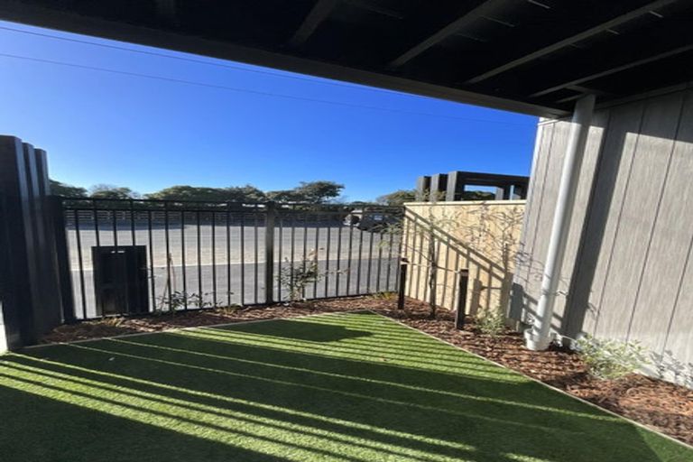 Photo of property in 231u3 Marine Parade, Seatoun, Wellington, 6022
