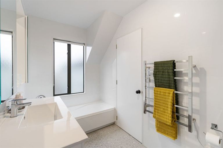 Photo of property in 53 Hawkesbury Avenue, St Albans, Christchurch, 8014