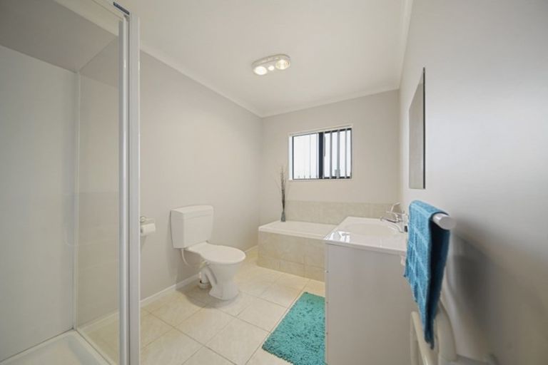 Photo of property in 38 Saralee Drive, Manurewa, Auckland, 2105