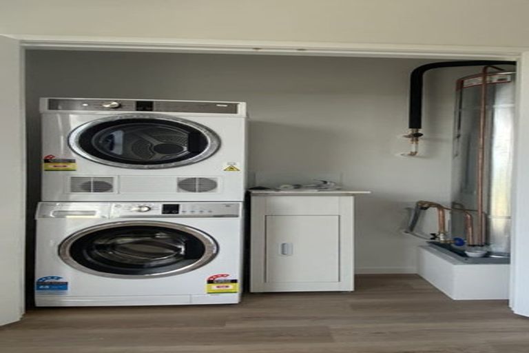 Photo of property in 93 Papatupu Way, Kumeu, 0810