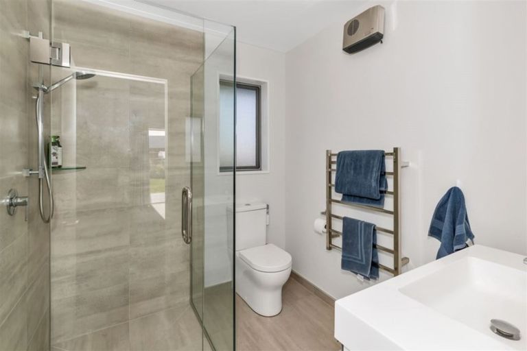 Photo of property in 2 Paradise Way, Amberley, 7410